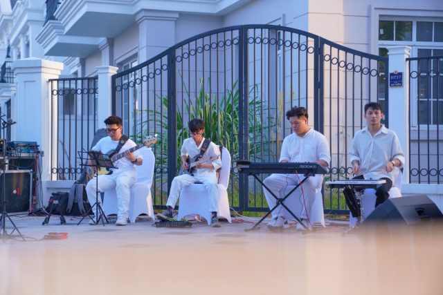 EWH00928-Large-640x427