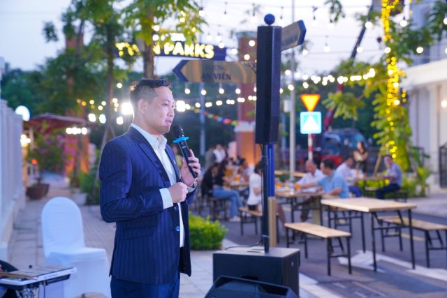 EWH01027-Large-640x427