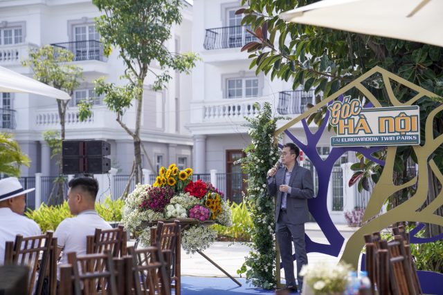 EWH06105-Large-640x427