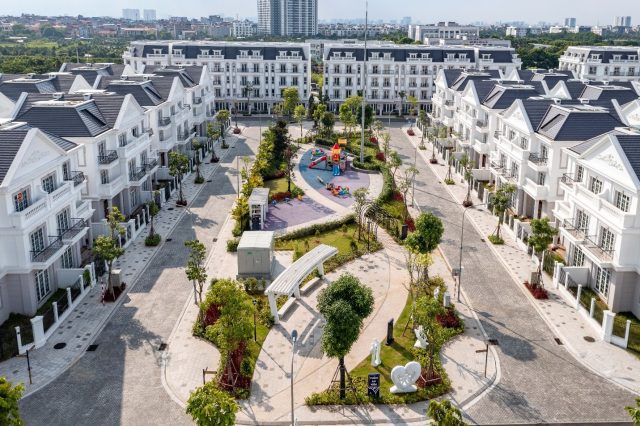 Eurowindow-Twin-Parks-Kien-truc-tan-co-dien-hai-hoa-thien-nhien2-640x426